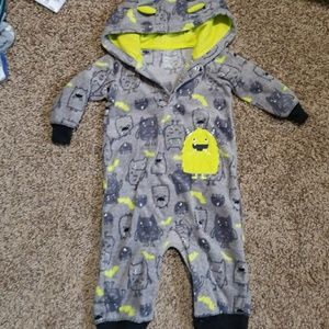 ❤️5 for $10❤️ Fleece hooded romper
